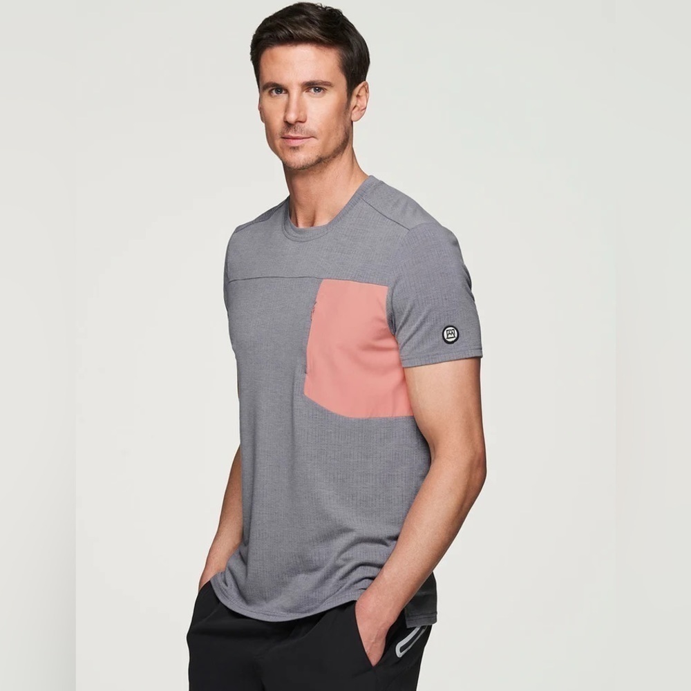 NWT! Avalanche Outdoor Supply Company Gray and Pink Zipper Pocket Axel Tee 💿